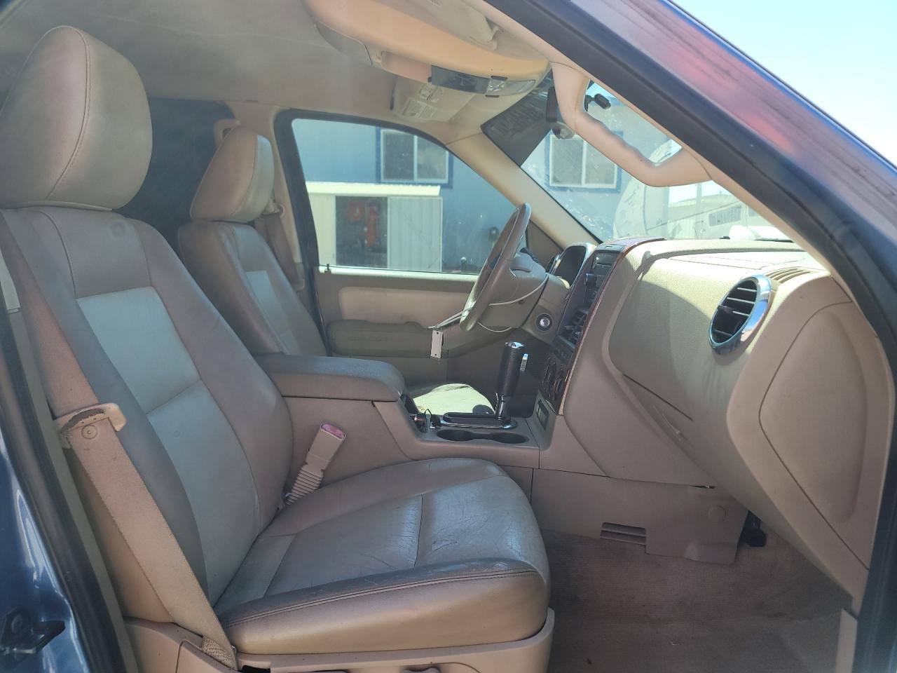 Photo 5 from auction – 2009 FORD EXPLORER E with VIN 1FMEU74E69UA37905
