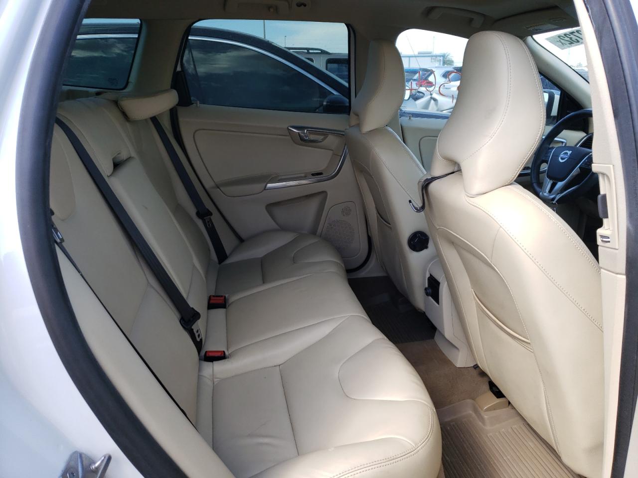 Photo 6 from auction – 2015 VOLVO XC60 T5 PR with VIN YV440MDC8F2616715