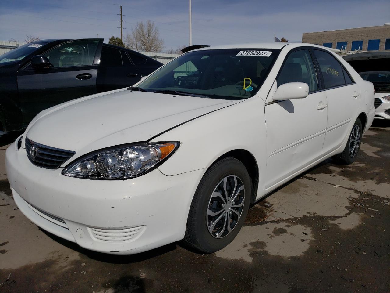 Photo 2 from auction – 2005 TOYOTA CAMRY LE with VIN 4T1BE30K75U386019