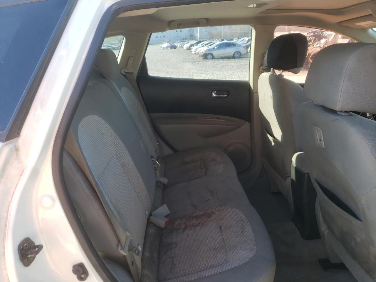 Photo 6 from auction – 2013 NISSAN ROGUE S with VIN JN8AS5MT8DW026790