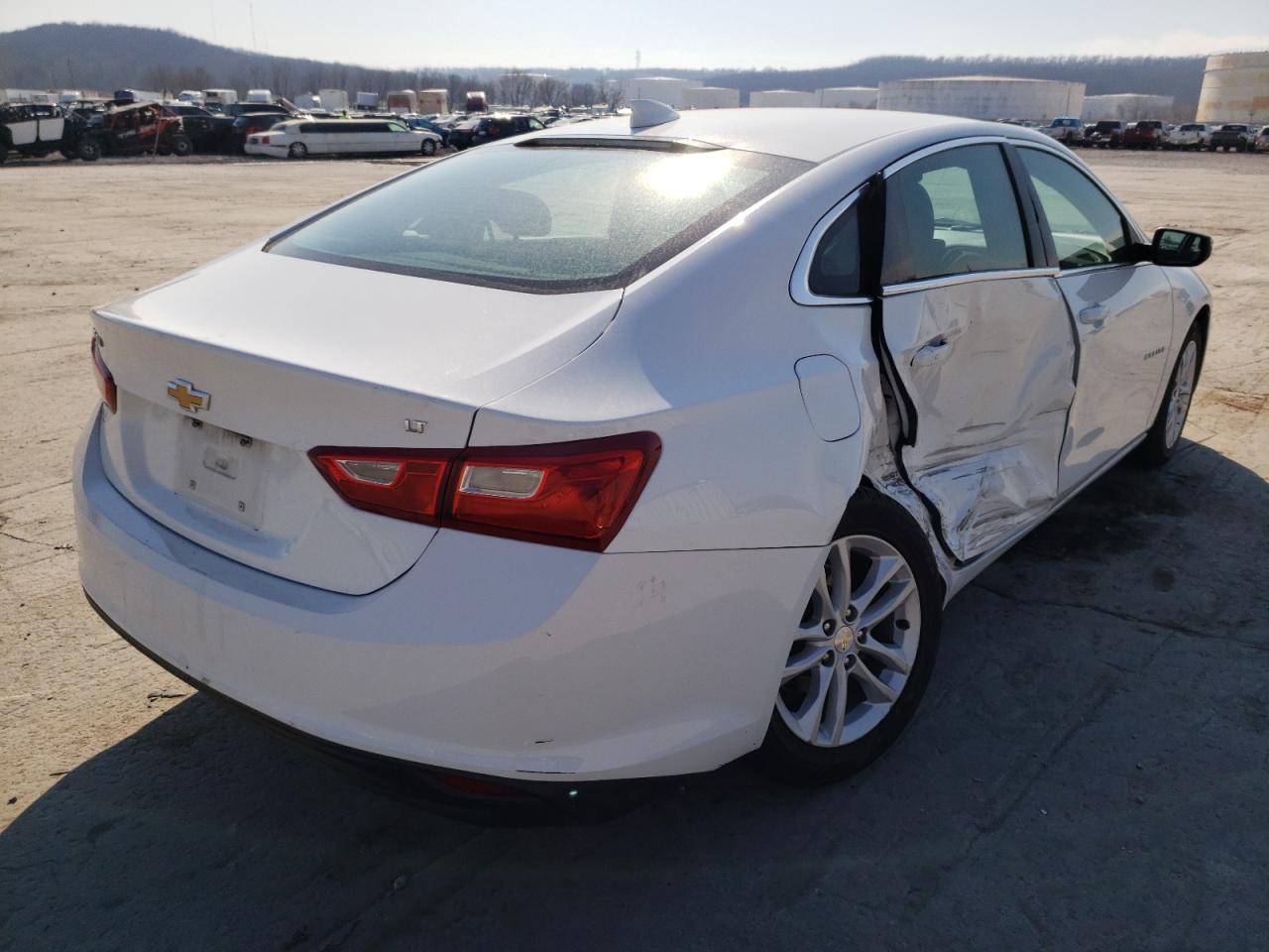 Photo 4 from auction – 2016 CHEVROLET MALIBU LT with VIN 1G1ZE5ST0GF300246