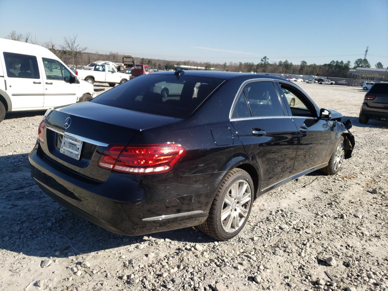 Photo 4 from auction – 2014 MERCEDES-BENZ E 350 with VIN WDDHF5KB8EA866646