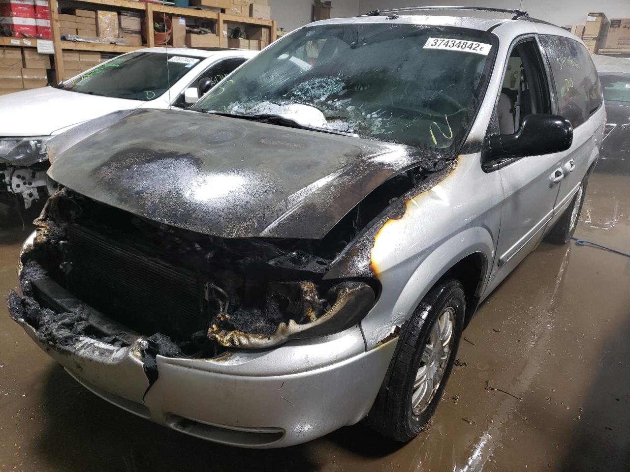 Photo 2 from auction – 2007 CHRYSLER TOWN & COU with VIN 2A4GP54L77R210746