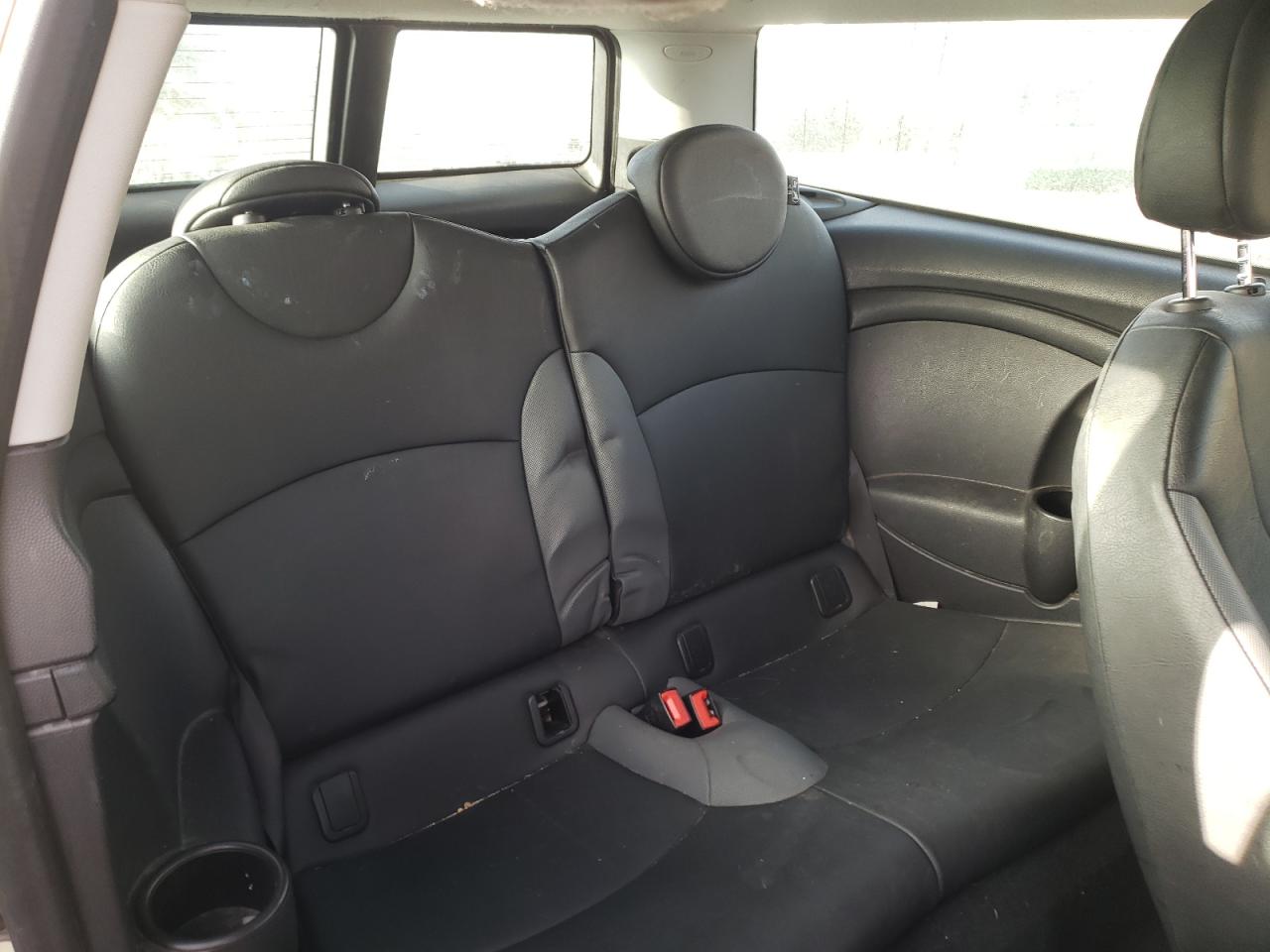Photo 6 from auction – 2008 MINI COOPER CLU with VIN WMWML33548TN68065