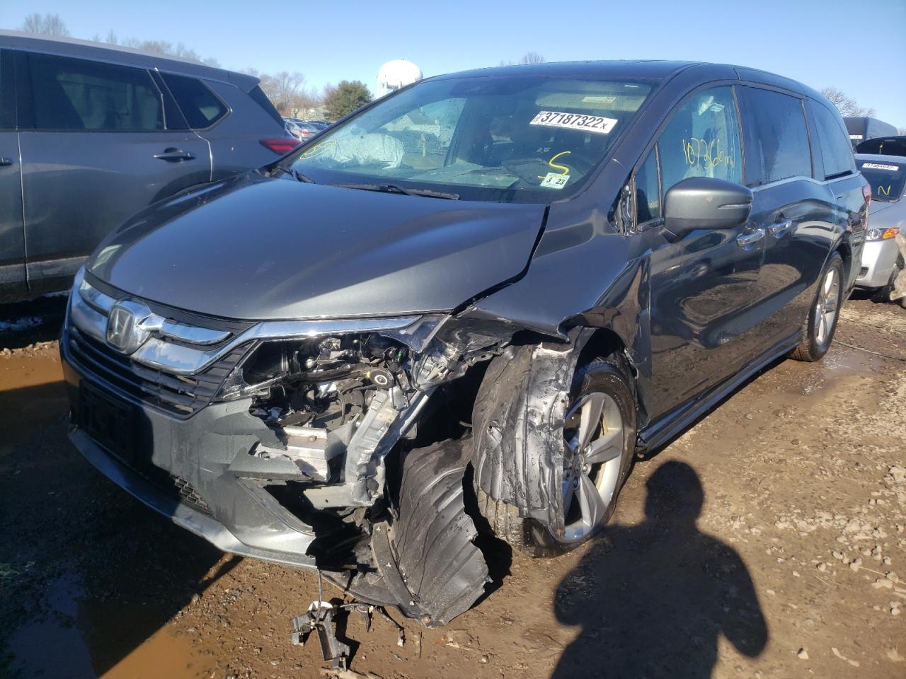 Photo 2 from auction – 2018 HONDA ODYSSEY EX with VIN 5FNRL6H79JB076788