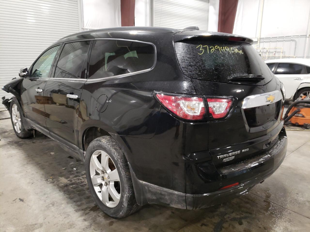 Photo 3 from auction – 2017 CHEVROLET TRAVERSE L with VIN 1GNKVGKD8HJ215108