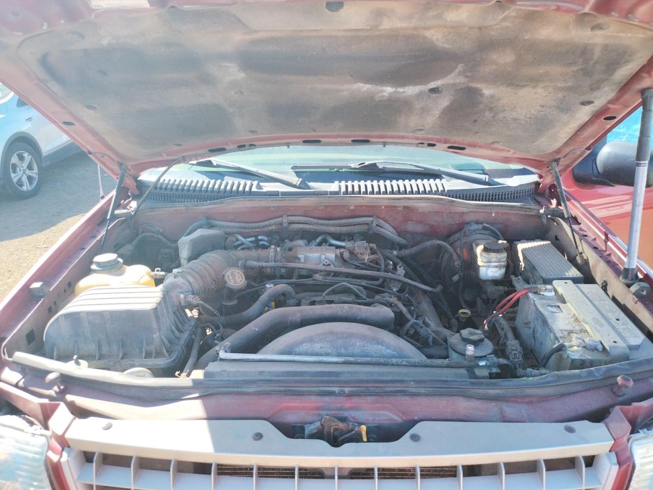 Photo 7 from auction – 2004 FORD EXPLORER with VIN 1FMDU74W34UB00097