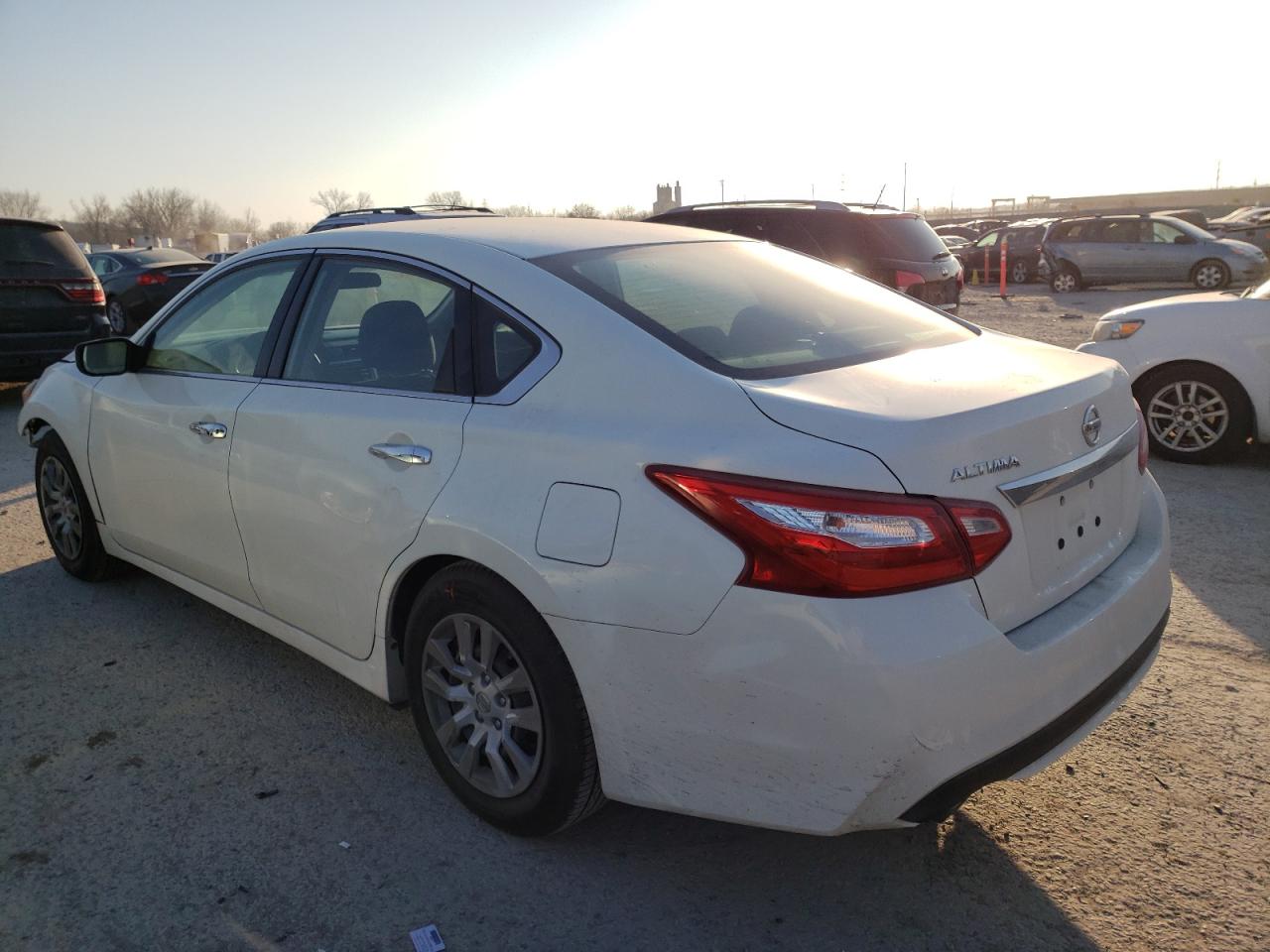 Photo 3 from auction – 2017 NISSAN ALTIMA 2.5 with VIN 1N4AL3AP0HC184803