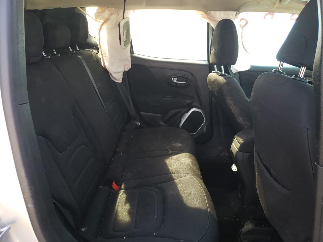Photo 6 from auction – 2018 JEEP RENEGADE L with VIN ZACCJABB2JPJ62459