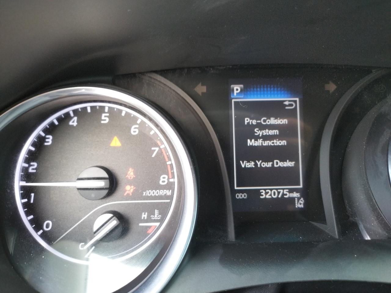 Photo 8 from auction – 2018 TOYOTA CAMRY with VIN 4T1B11HK5JU069340