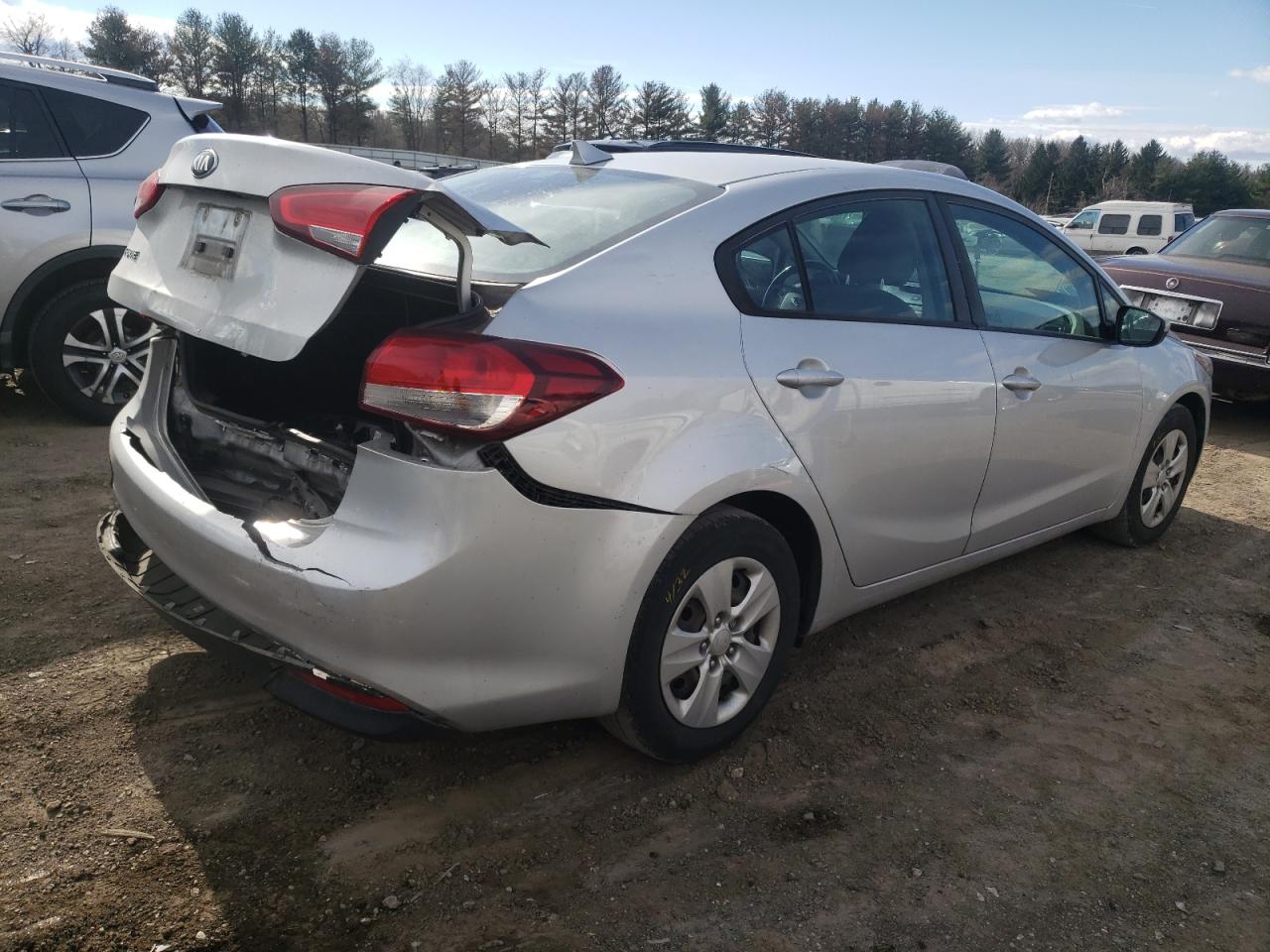 Photo 4 from auction – 2017 KIA FORTE LX with VIN 3KPFK4A70HE029086