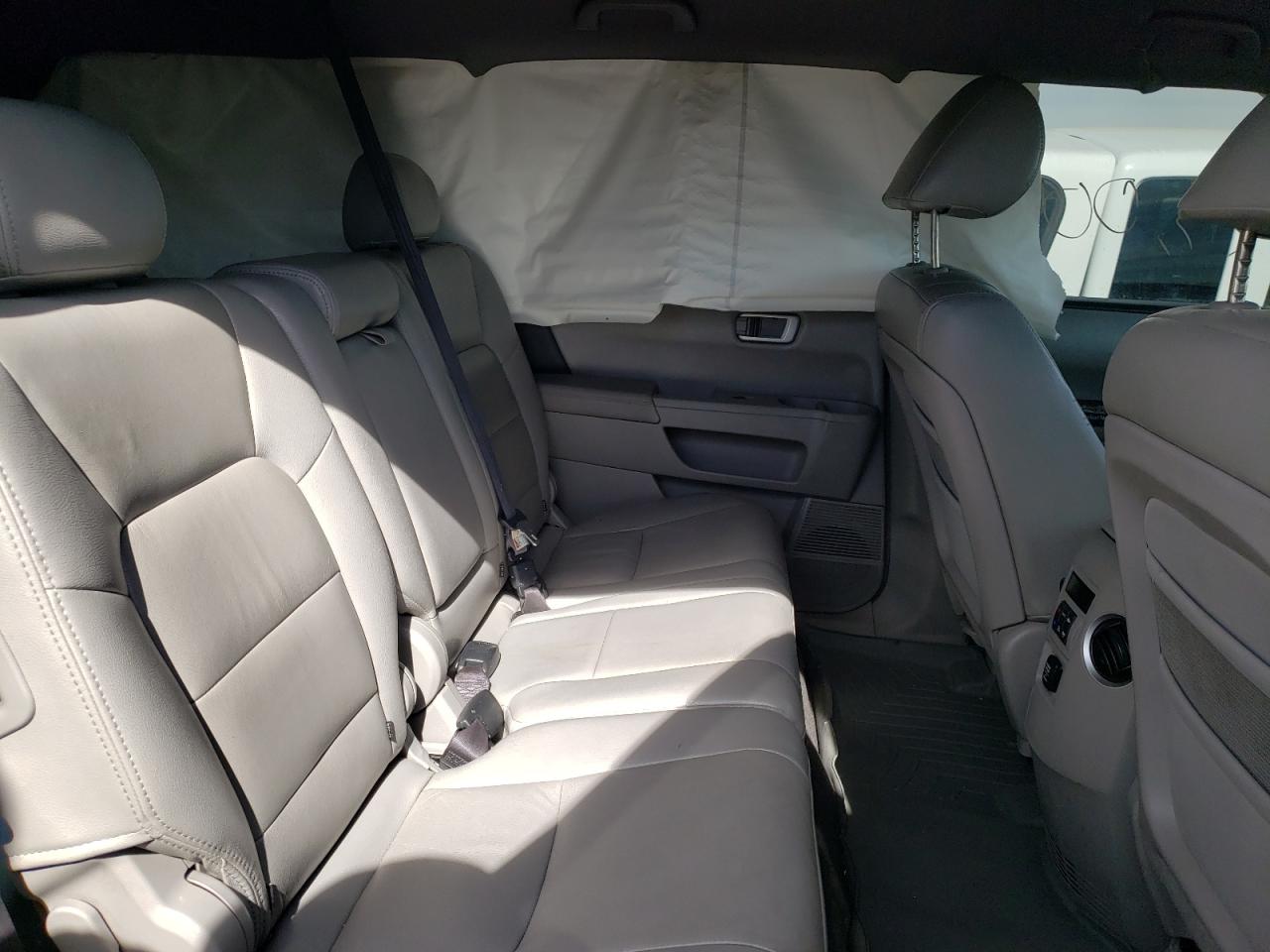Photo 6 from auction – 2011 HONDA PILOT EX with VIN 5FNYF4H4XBB015805
