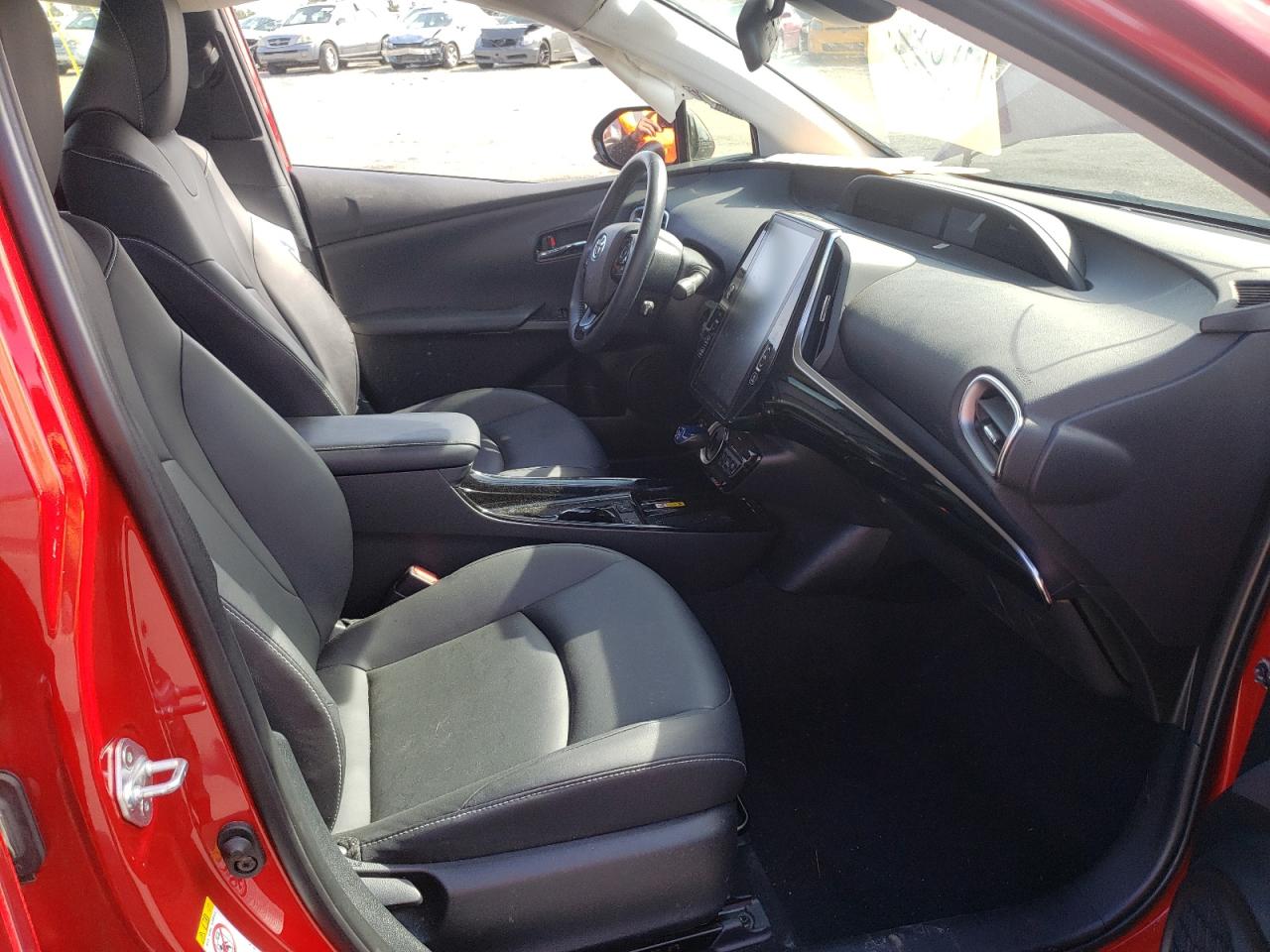 Photo 5 from auction – 2020 TOYOTA PRIUS PRIM with VIN JTDKARFP4L3133684