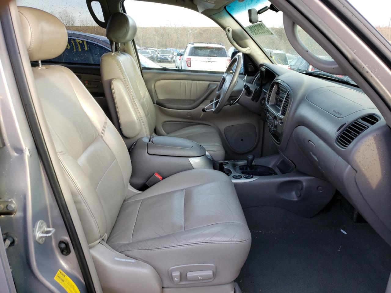 Photo 5 from auction – 2001 TOYOTA SEQUOIA LI with VIN 5TDBT48A81S038997