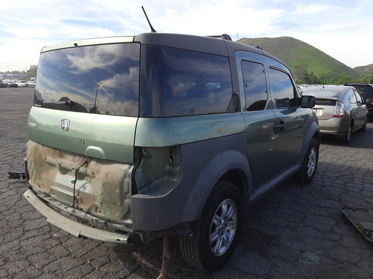 Photo 4 from auction – 2005 HONDA ELEMENT LX with VIN 5J6YH28335L008017