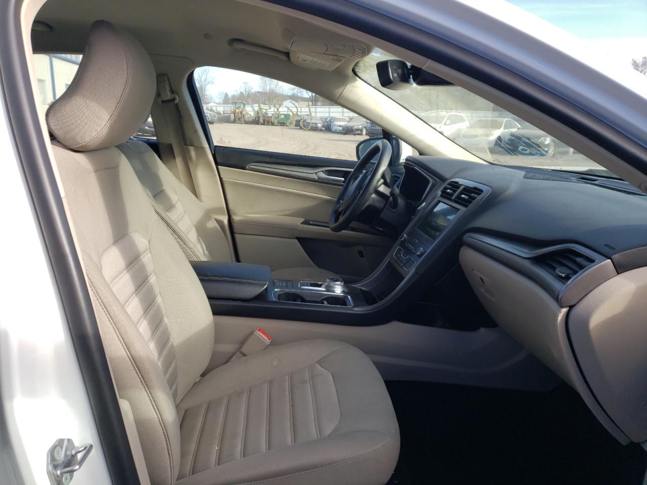 Photo 5 from auction – 2019 FORD FUSION SE with VIN 3FA6P0LU7KR221107
