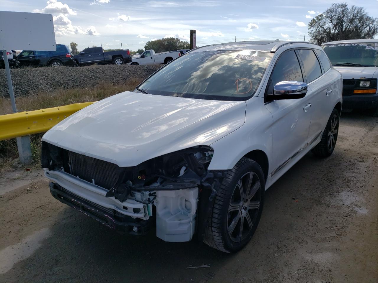 Photo 2 from auction – 2015 VOLVO XC60 T5 PR with VIN YV440MDC8F2616715