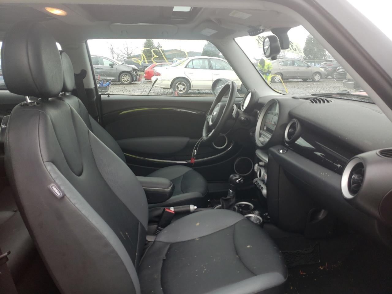 Photo 5 from auction – 2007 MINI COOPER with VIN WMWMF33587TT54976