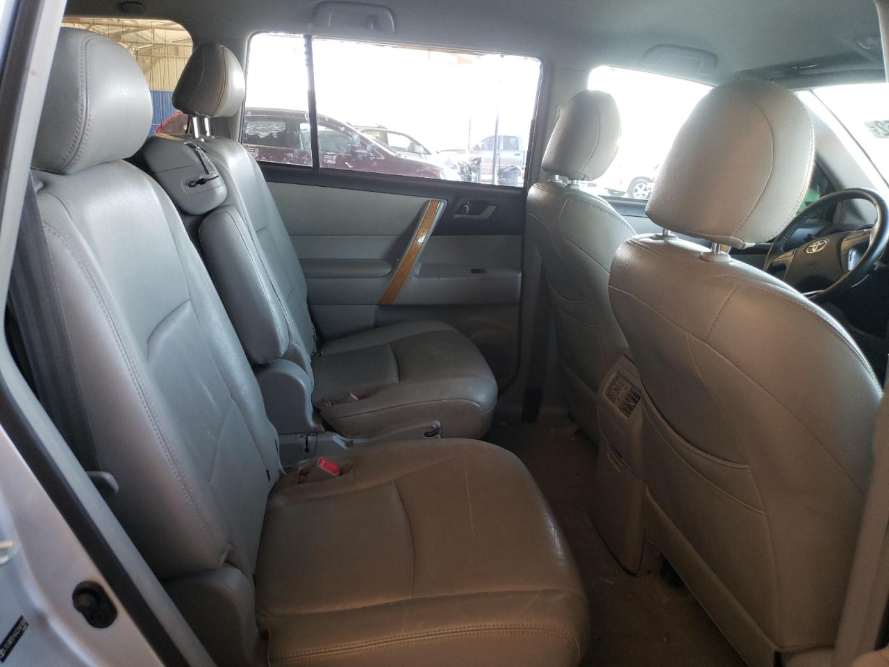Photo 6 from auction – 2010 TOYOTA HIGHLANDER with VIN JTEBW3EH6A2041404