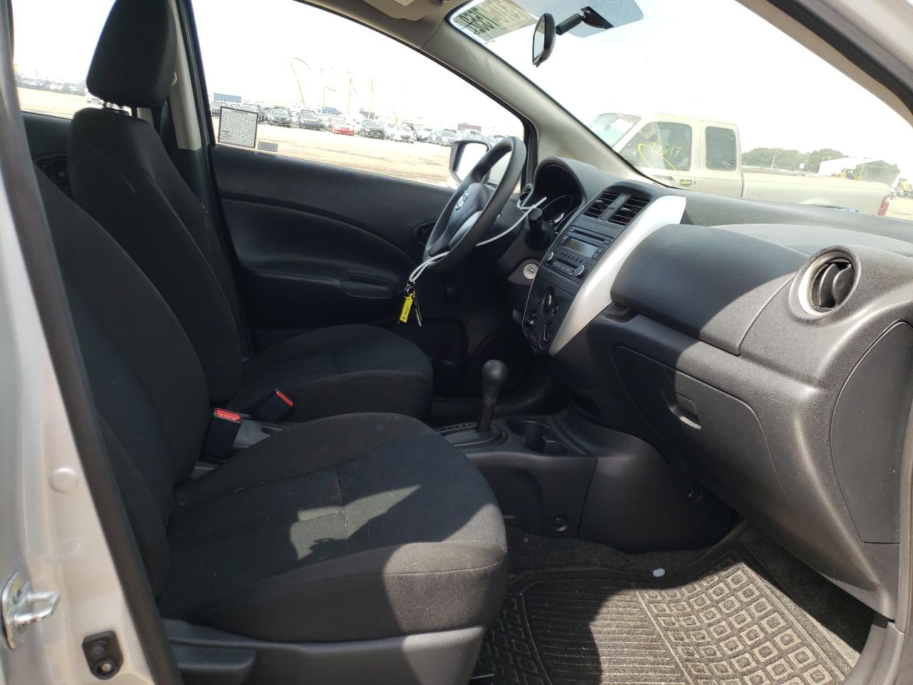 Photo 5 from auction – 2016 NISSAN VERSA NOTE with VIN 3N1CE2CP2GL408311