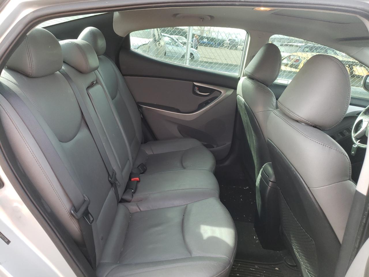 Photo 6 from auction – 2012 HYUNDAI ELANTRA GL with VIN 5NPDH4AE9CH127588
