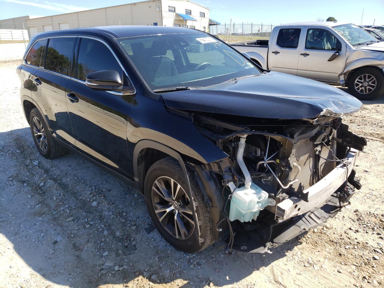 TOYOTA HIGHLANDER 2019 with VIN 5TDZZRFH4KS298728 - Photo from auction