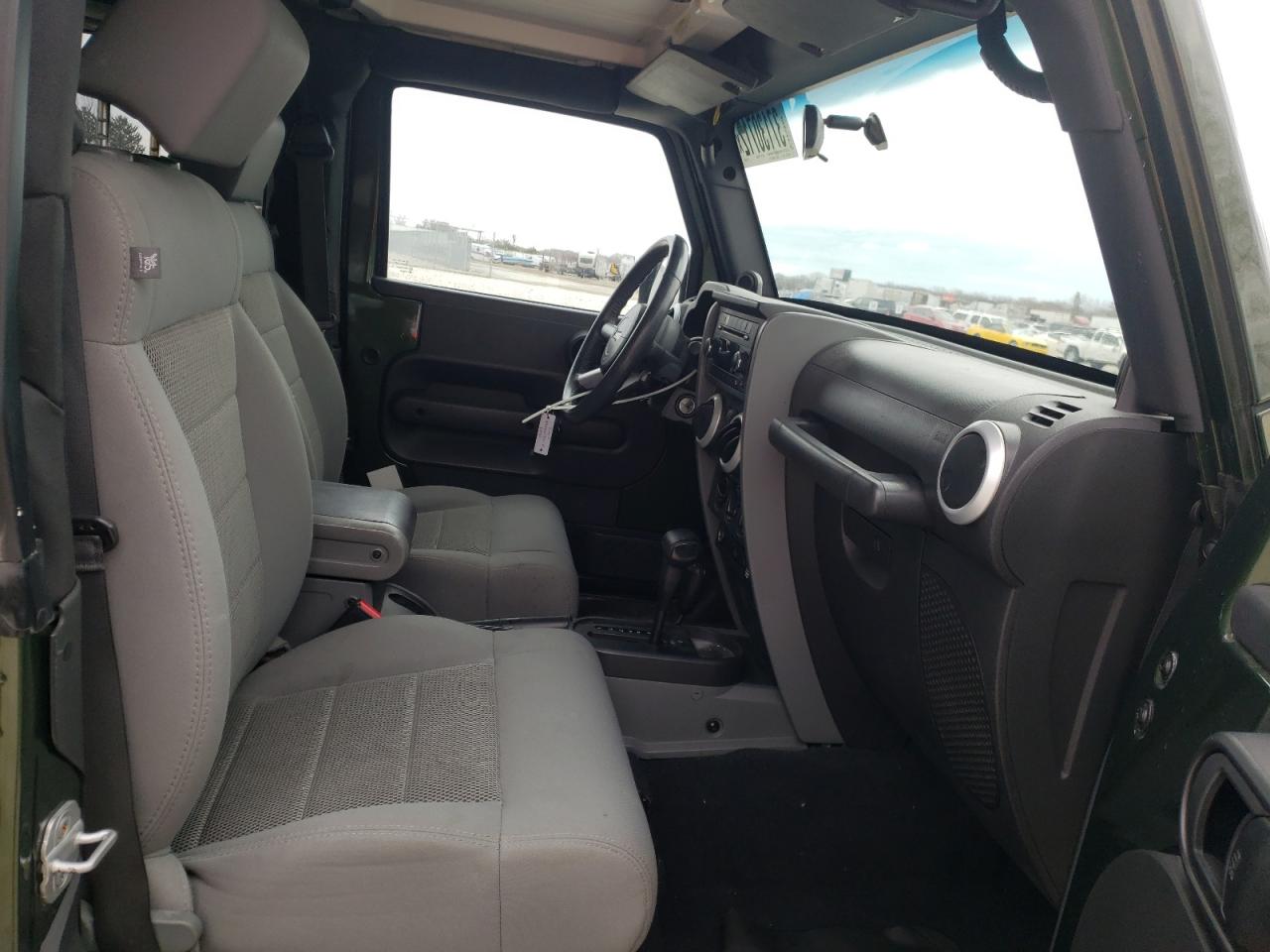 Photo 5 from auction – 2008 JEEP WRANGLER S with VIN 1J4FA54178L638239