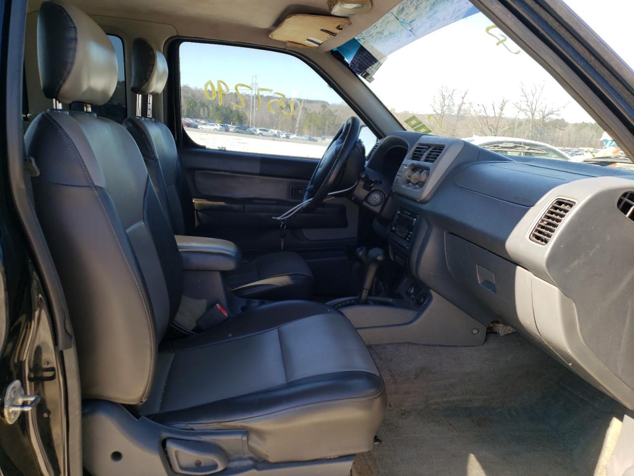 Photo 5 from auction – 2001 NISSAN FRONTIER K with VIN 1N6ED26Y21C362881