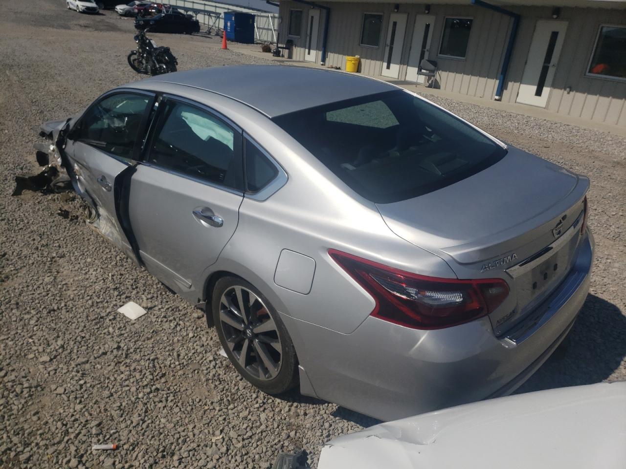 Photo 3 from auction – 2017 NISSAN ALTIMA 2.5 with VIN 1N4AL3AP1HC126506