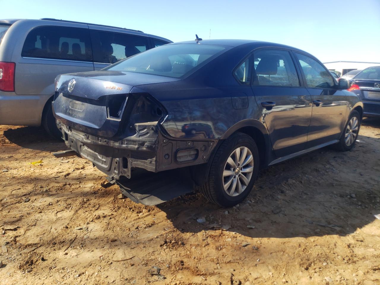 Photo 4 from auction – 2013 VOLKSWAGEN PASSAT S with VIN 1VWAP7A38DC059574