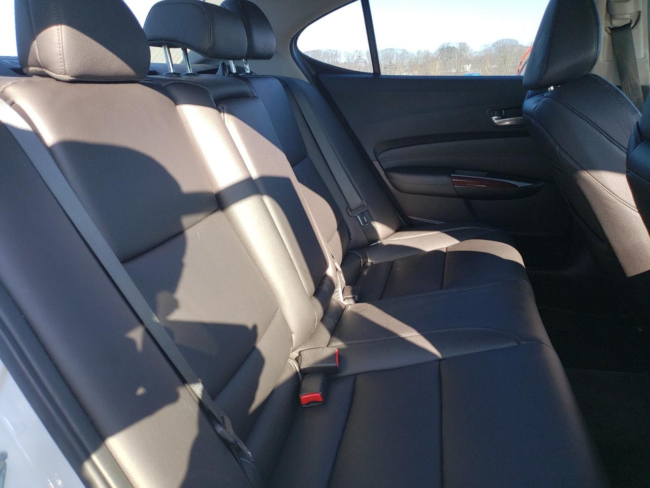 Photo 6 from auction – 2016 ACURA TLX with VIN 19UUB1F31GA009640