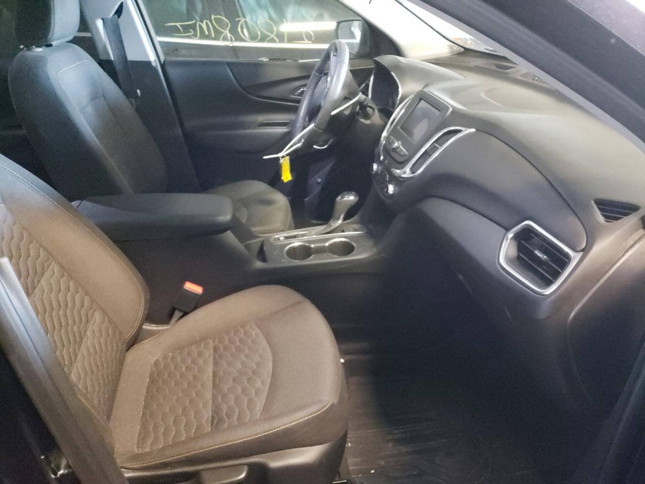 Photo 5 from auction – 2021 CHEVROLET EQUINOX LT with VIN 3GNAXKEV6MS120147