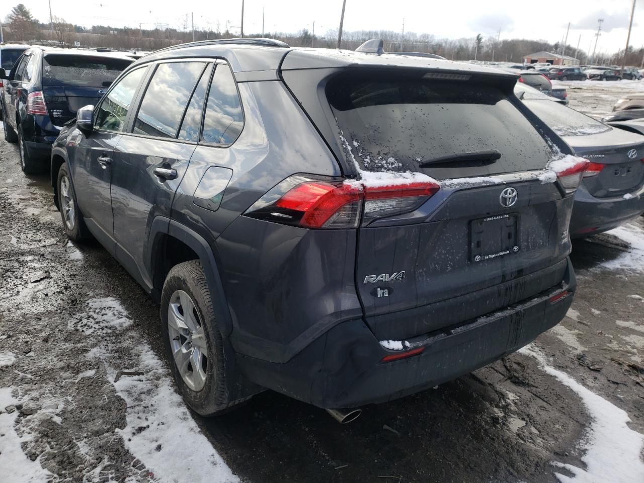 Photo 3 from auction – 2019 TOYOTA RAV4 XLE with VIN JTMP1RFV1KD015797