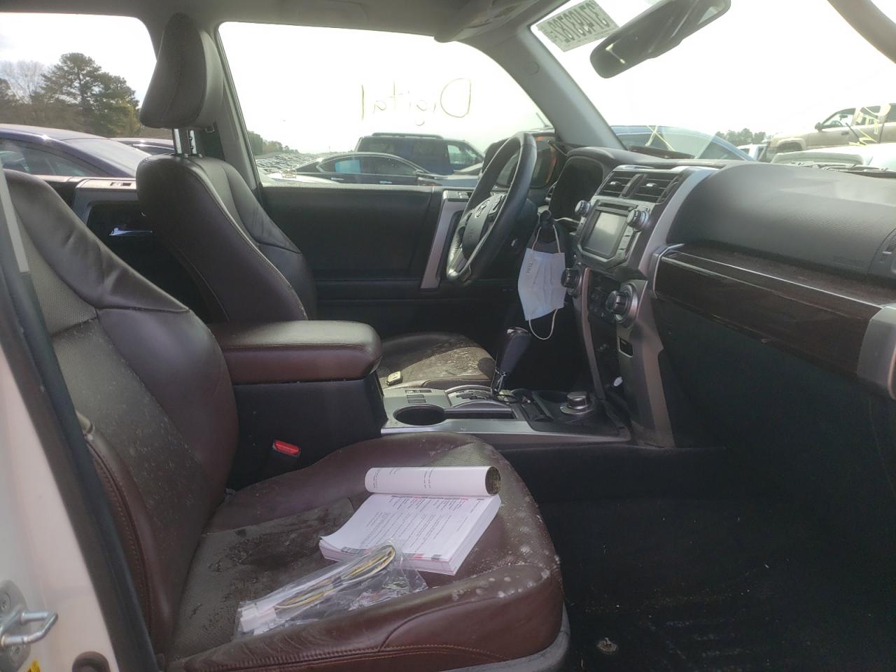 Photo 5 from auction – 2017 TOYOTA 4RUNNER SR with VIN JTEBU5JR1H5412171