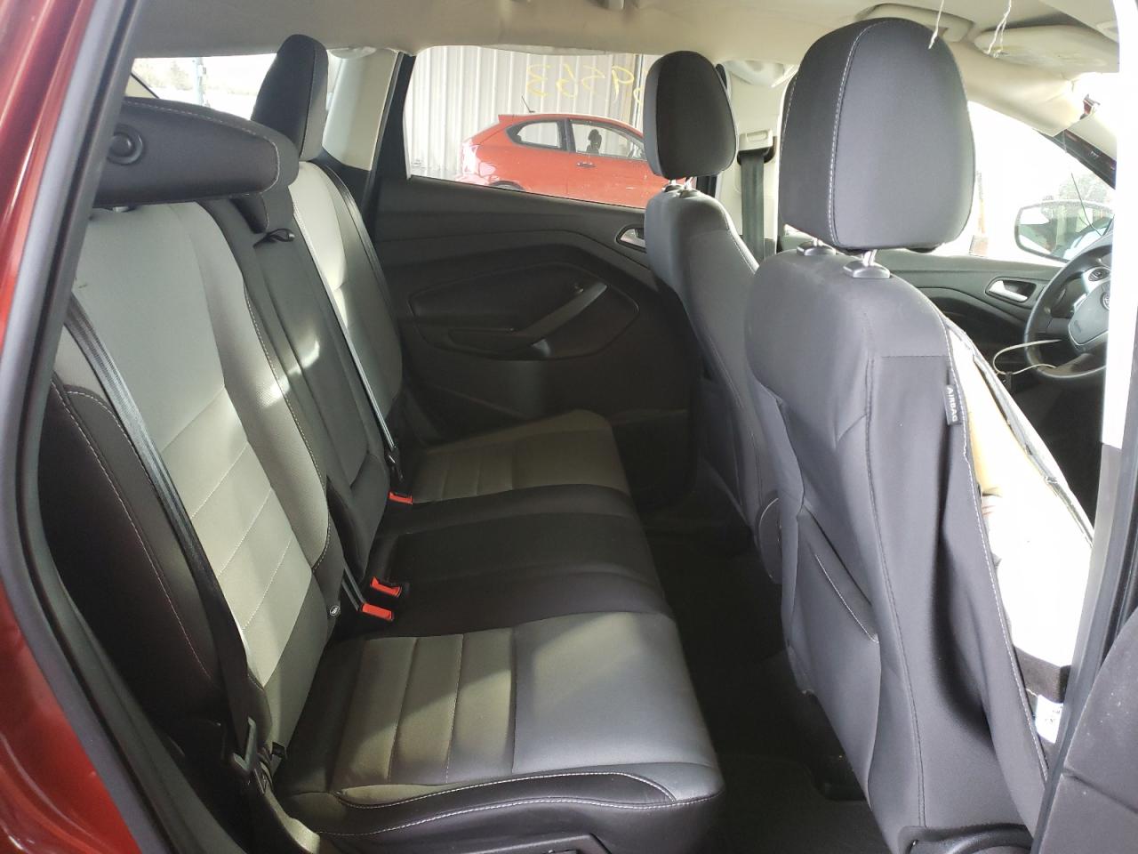 Photo 6 from auction – 2016 FORD ESCAPE SE with VIN 1FMCU9GX7GUA58839