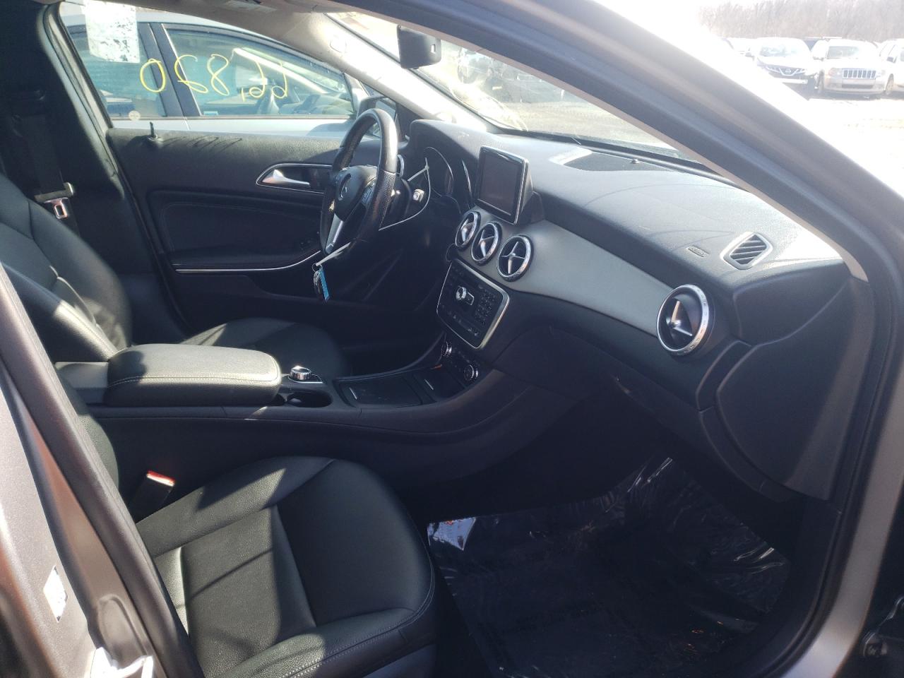 Photo 5 from auction – 2015 MERCEDES-BENZ GLA 250 4M with VIN WDCTG4GB0FJ168564
