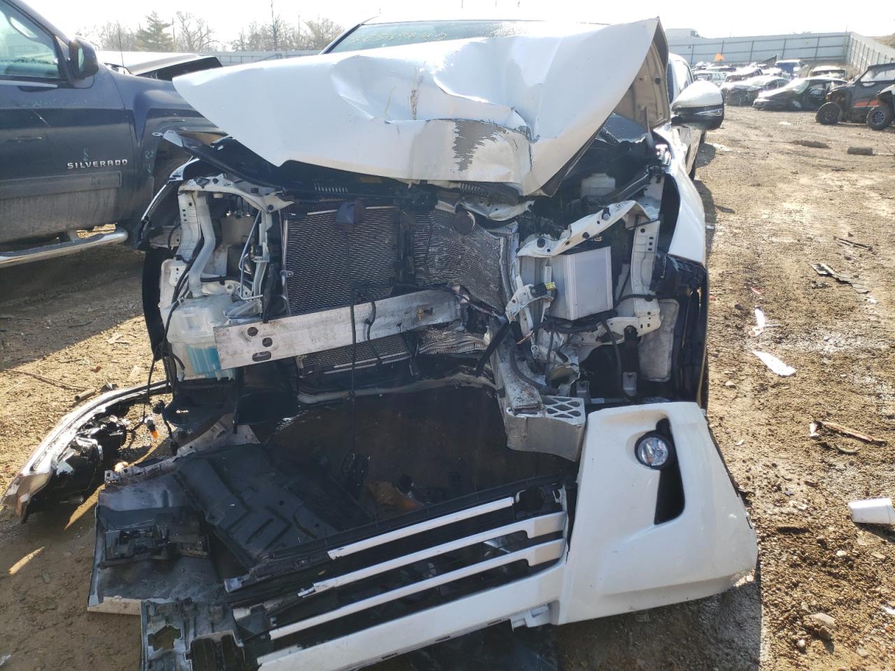 Photo 9 from auction – 2019 TOYOTA HIGHLANDER with VIN 5TDBZRFH2KS921829