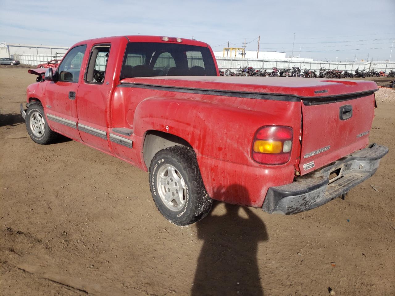 Photo 3 from auction – 2000 CHEVROLET SILVERADO with VIN 2GCEC19T6Y1131109