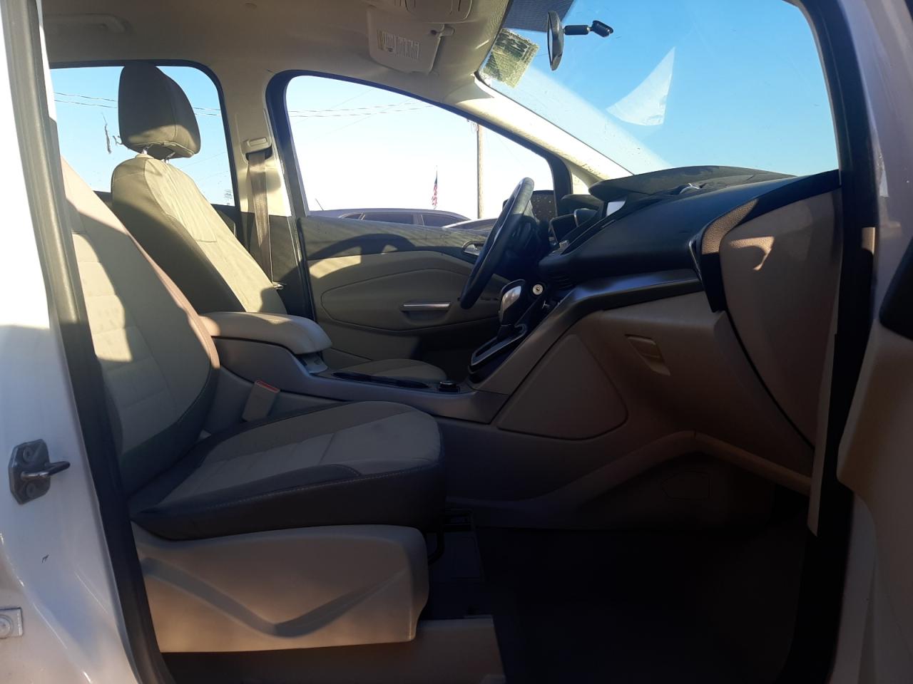 Photo 5 from auction – 2013 FORD C-MAX SE with VIN 1FADP5AU1DL511352