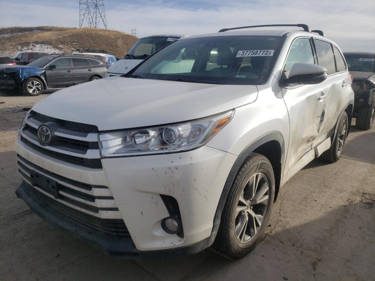 Photo 2 from auction – 2017 TOYOTA HIGHLANDER with VIN 5TDBZRFH0HS414291