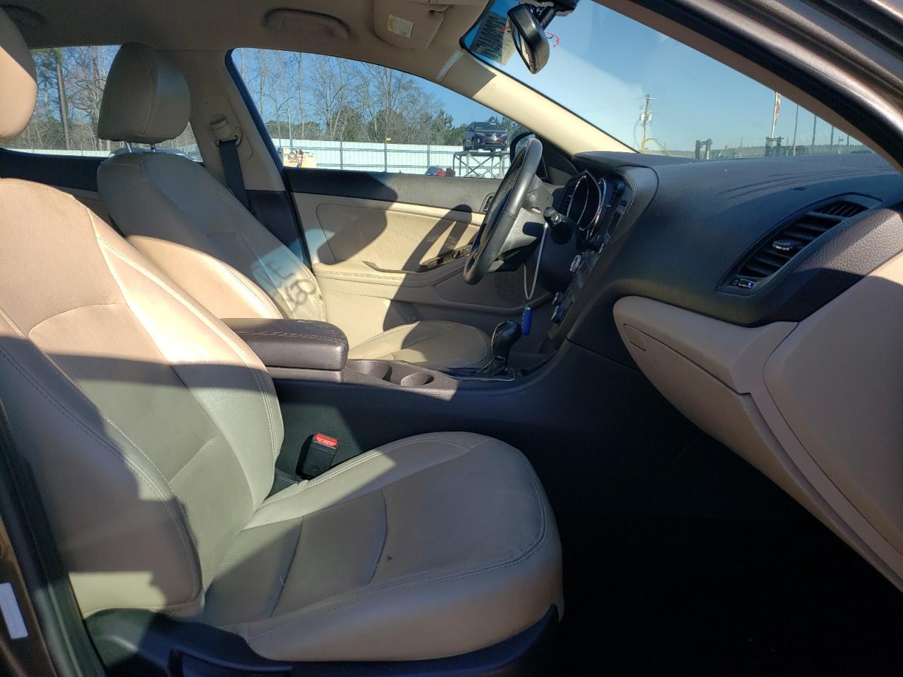 Photo 5 from auction – 2013 KIA OPTIMA EX with VIN 5XXGN4A76DG165400
