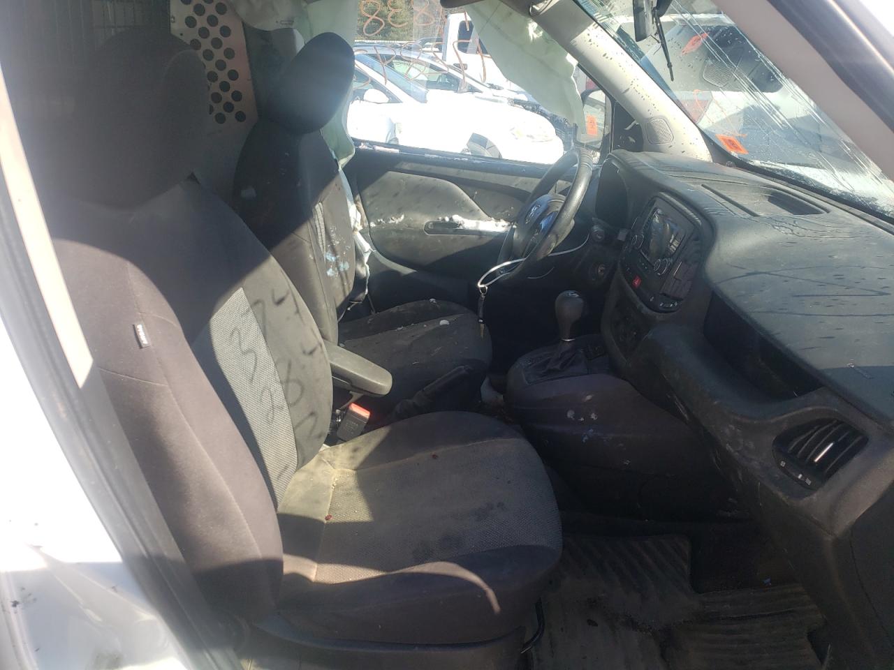 Photo 5 from auction – 2015 RAM PROMASTER with VIN ZFBERFAT9F6971160