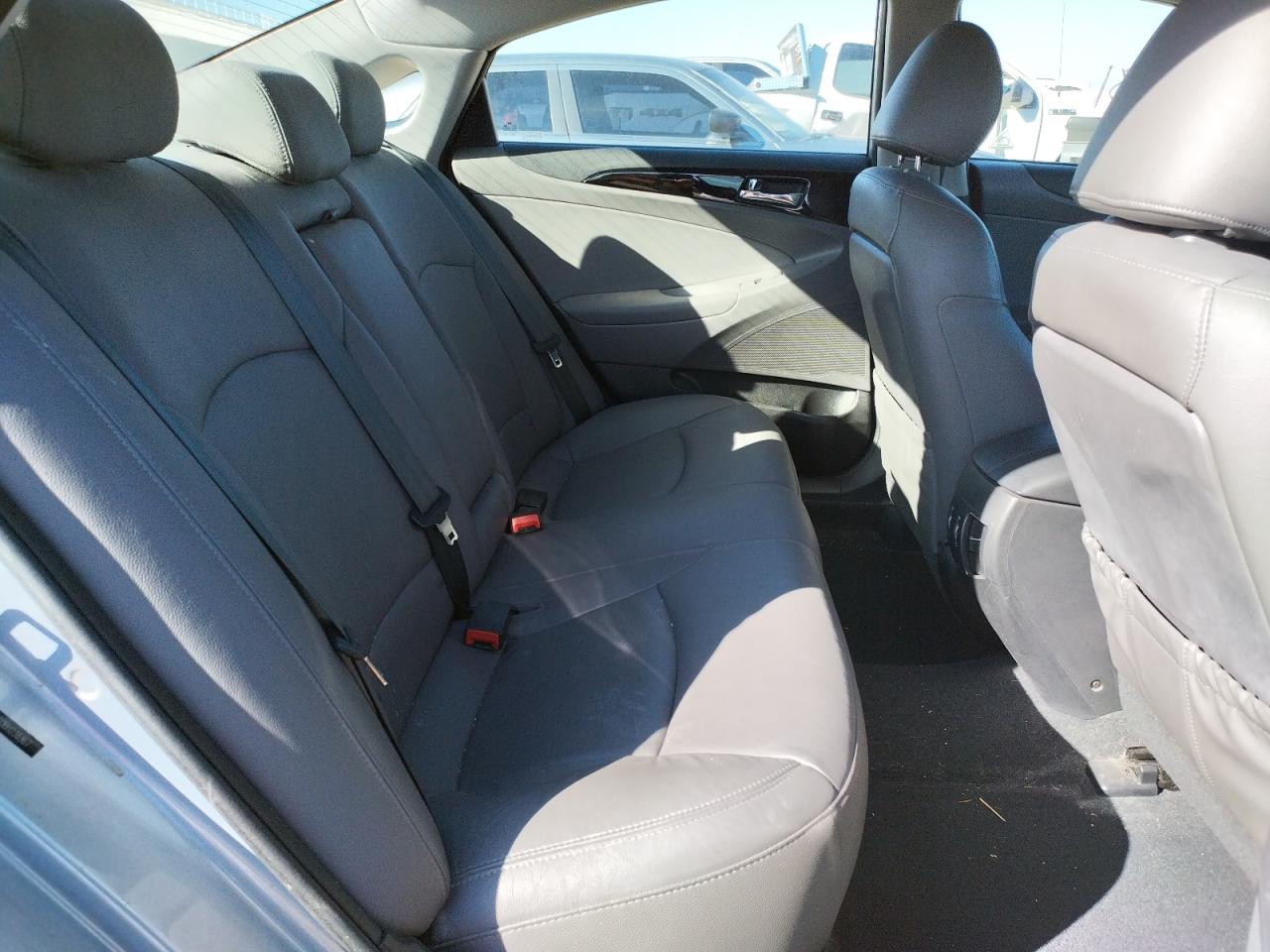 Photo 6 from auction – 2011 HYUNDAI SONATA SE with VIN 5NPEC4AC0BH238367