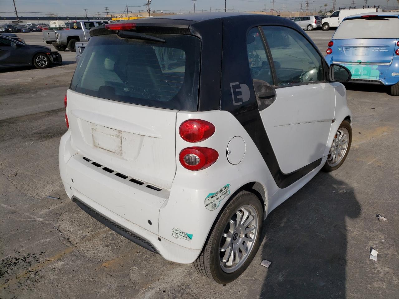 Photo 4 from auction – 2014 SMART FORTWO with VIN WMEEJ9AA9EK736706