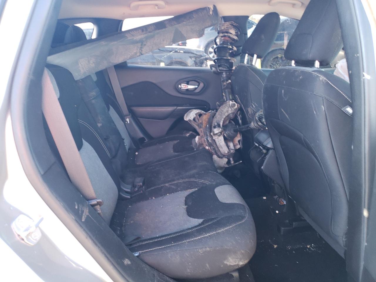 Photo 6 from auction – 2014 JEEP CHEROKEE S with VIN 1C4PJLAB2EW168868