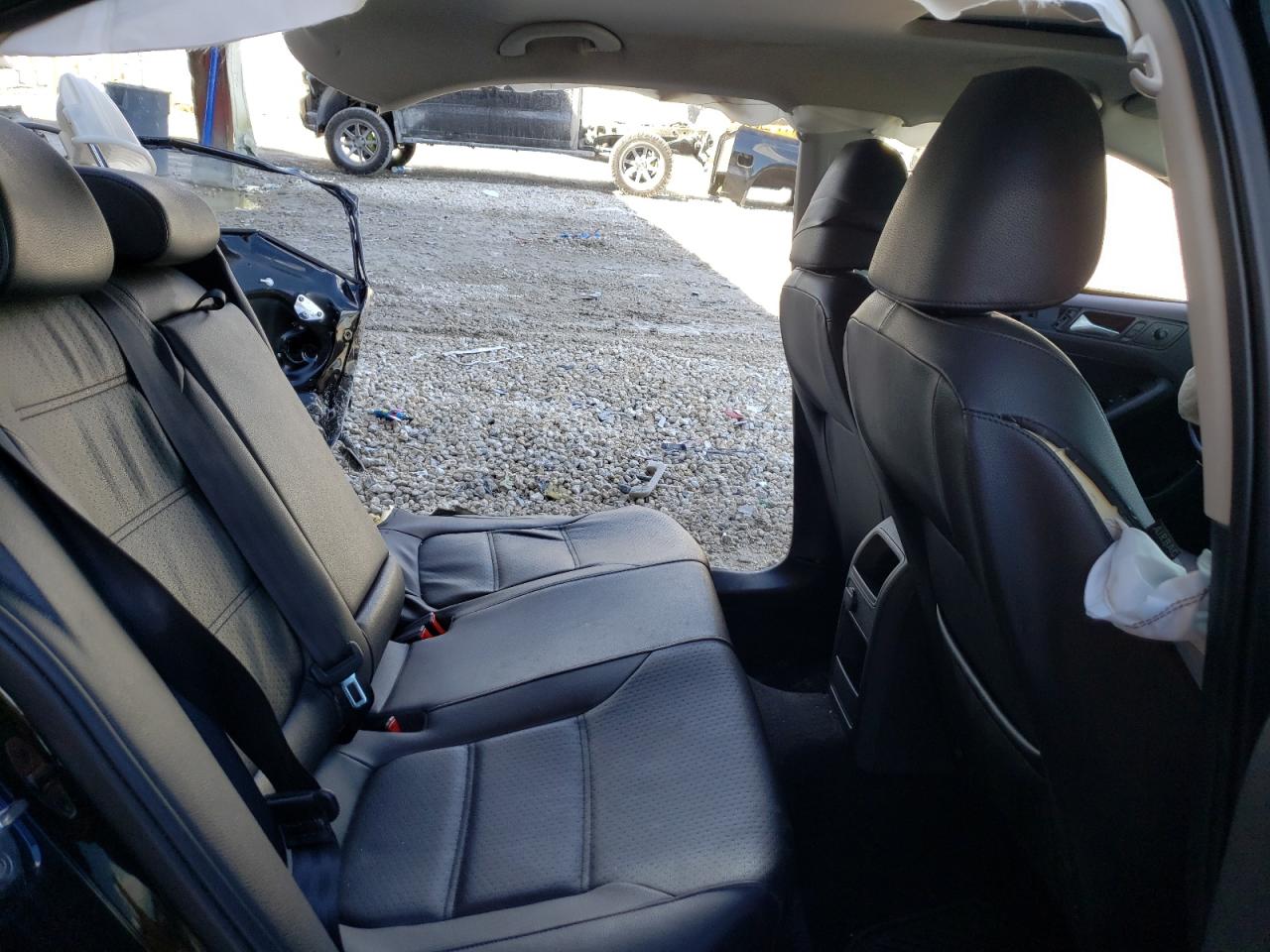 Photo 6 from auction – 2017 VOLKSWAGEN JETTA SE with VIN 3VWDB7AJ2HM294017