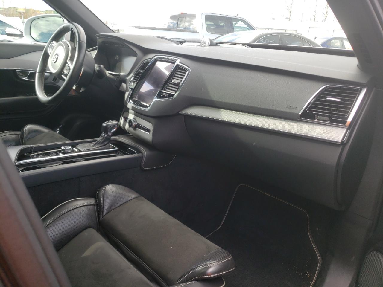 Photo 9 from auction – 2016 VOLVO XC90 T6 with VIN YV4A22PM4G1055197