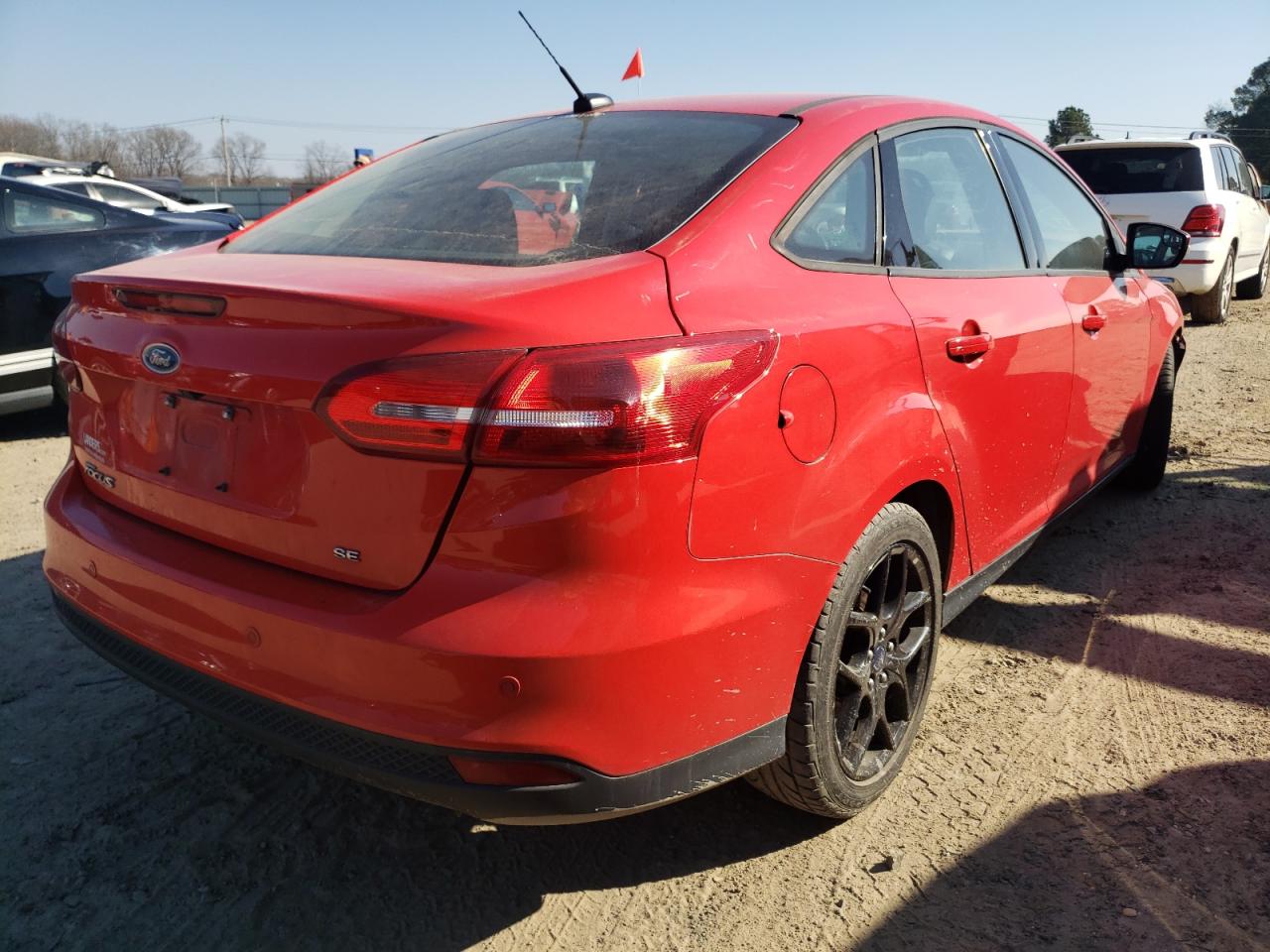 Photo 4 from auction – 2016 FORD FOCUS SE with VIN 1FADP3F27GL332846