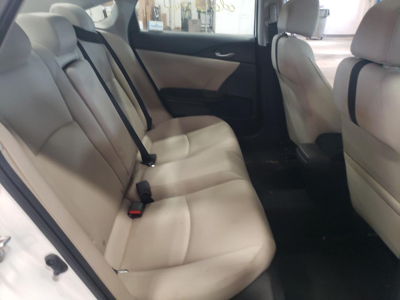 Photo 6 from auction – 2017 HONDA CIVIC EX with VIN 19XFC2F71HE013960