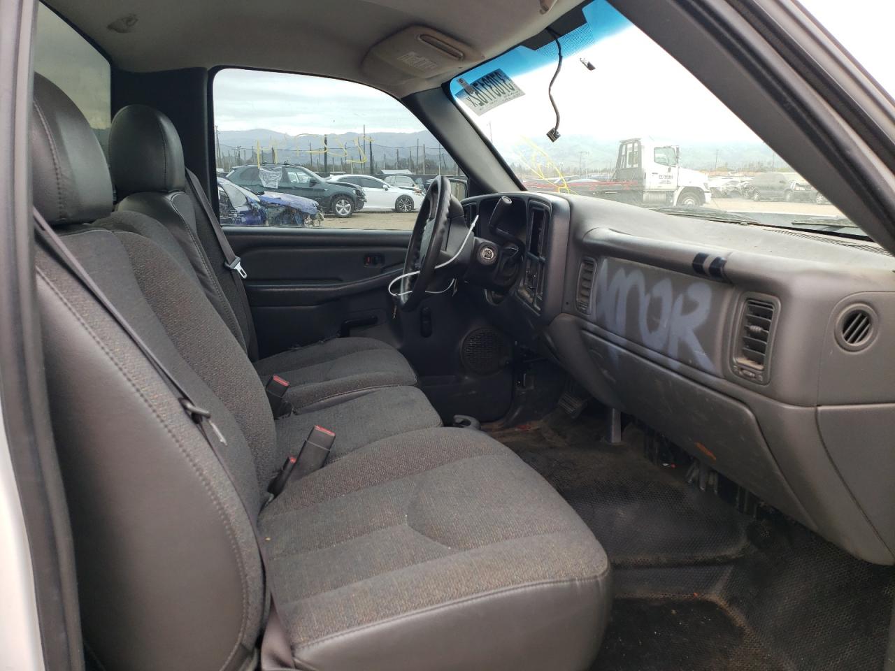 Photo 5 from auction – 2006 CHEVROLET SILVERADO with VIN 1GCEC14X16Z120680